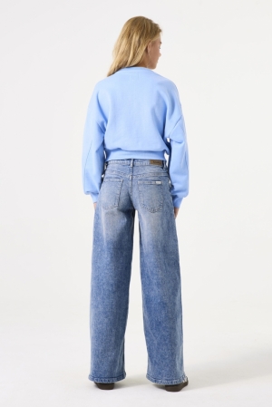  Della blue