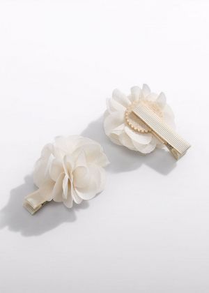  052 Cream