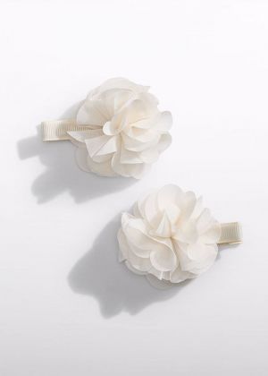  052 Cream