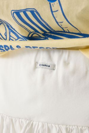  53 Off White